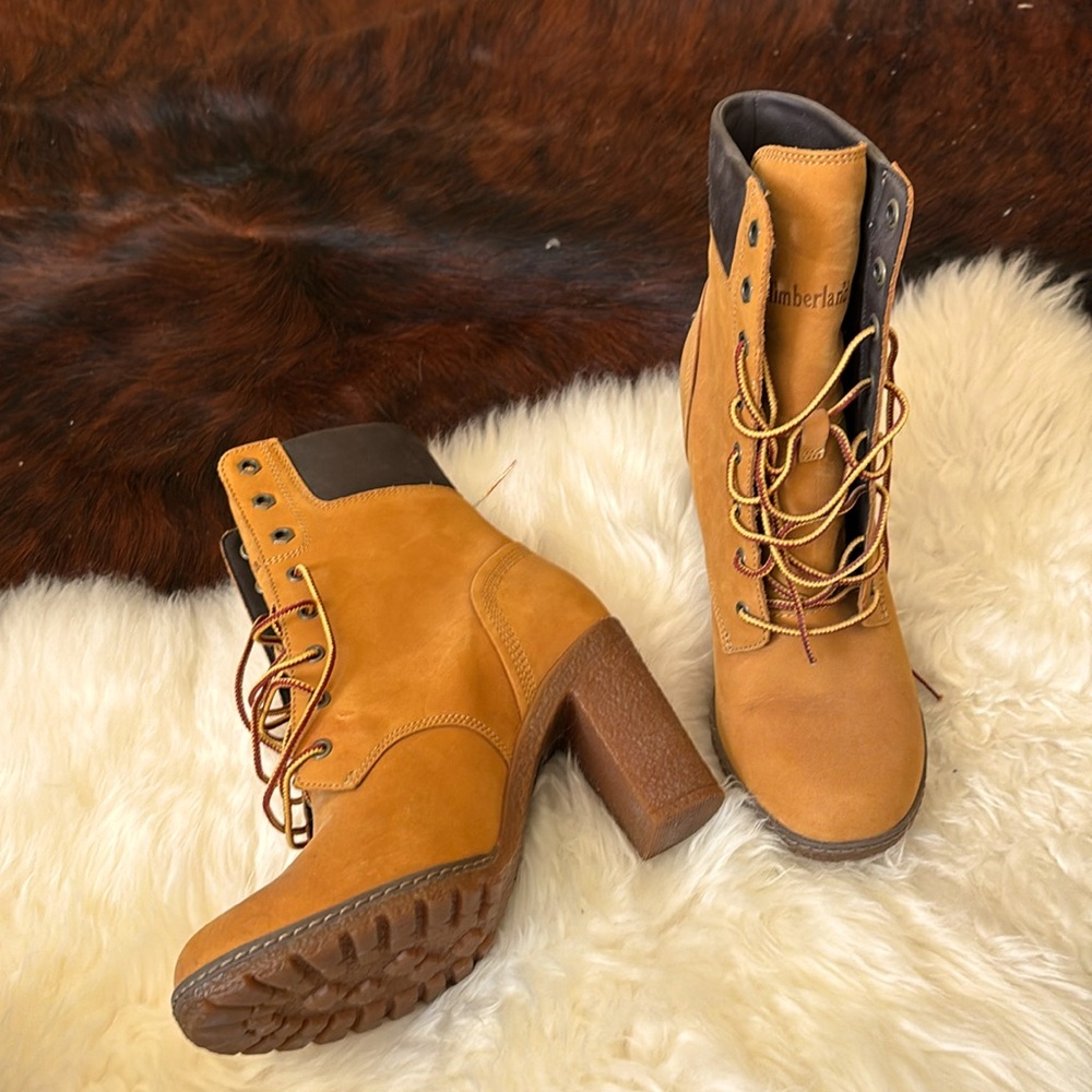 Heeled Timberland Boot